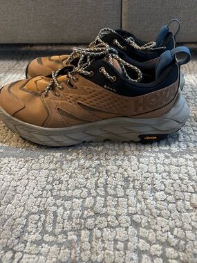HOKA one one anacapa low gore Tex hiking shoe women’s size 9 never worn